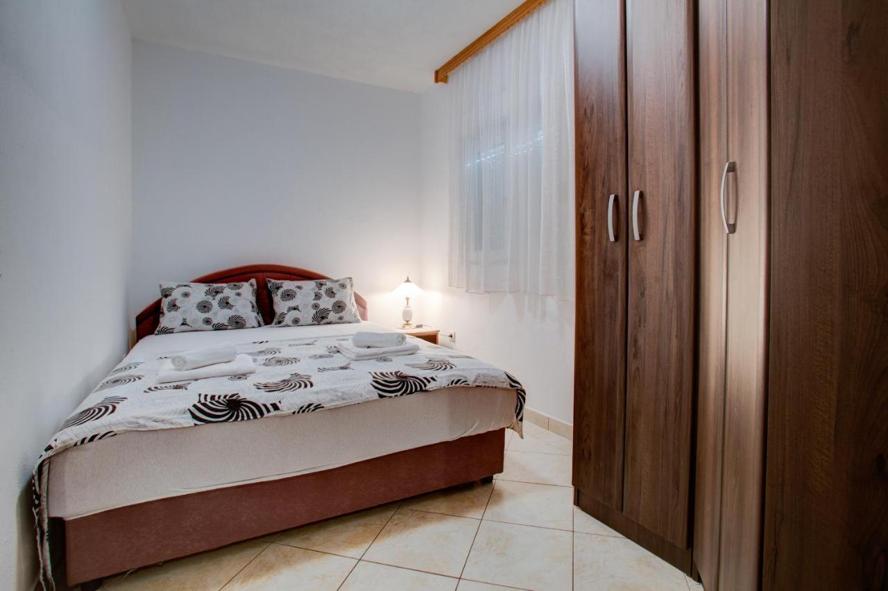 Apartments Vesna Tivat Exterior foto
